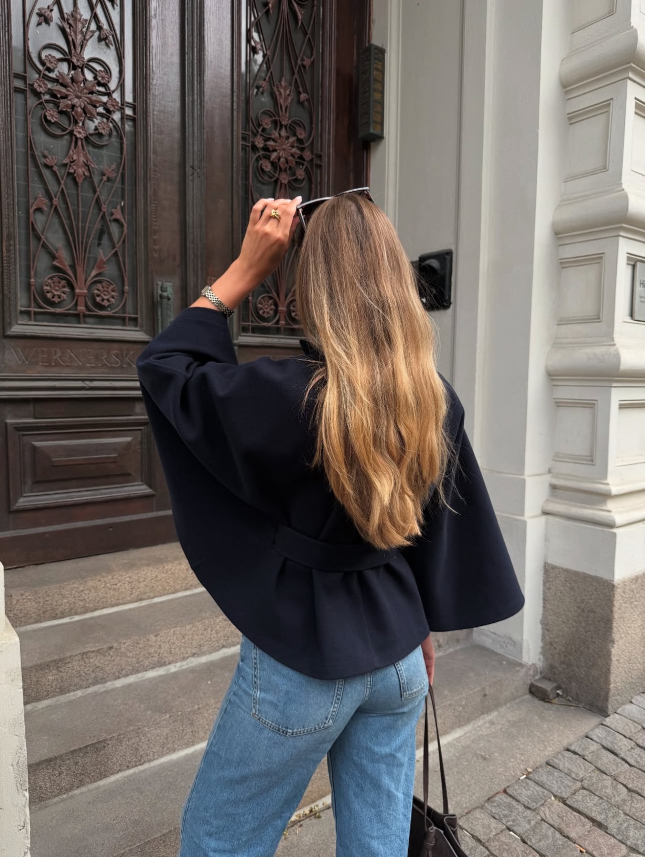 Chloe | Bunda ve stylu ponča s vysokým límcem