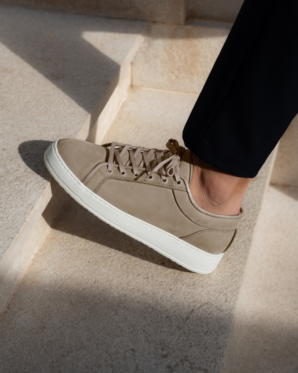 LT 01 Shades Nubuck Desert Taupe