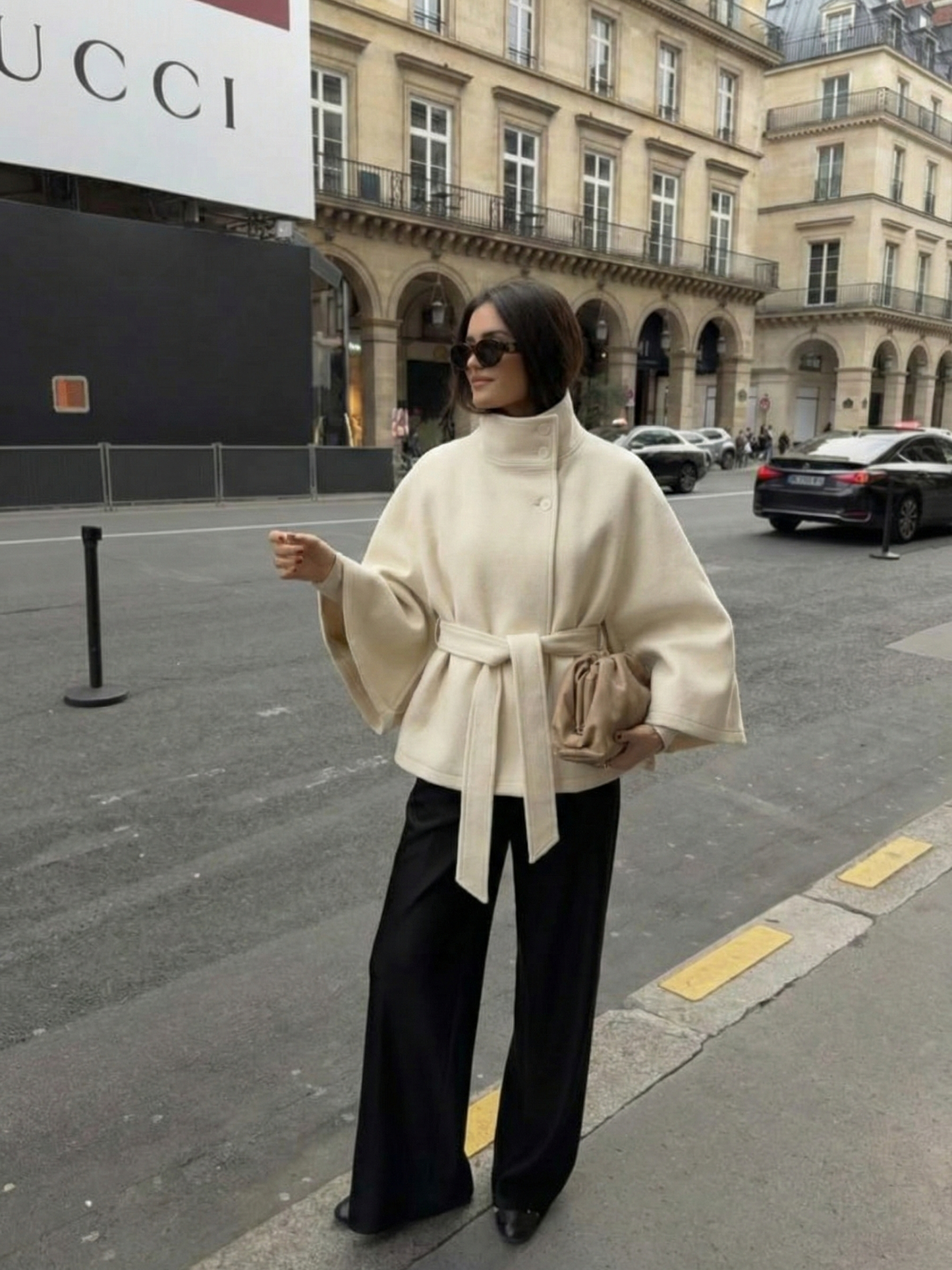 Chloe | Bunda ve stylu ponča s vysokým límcem